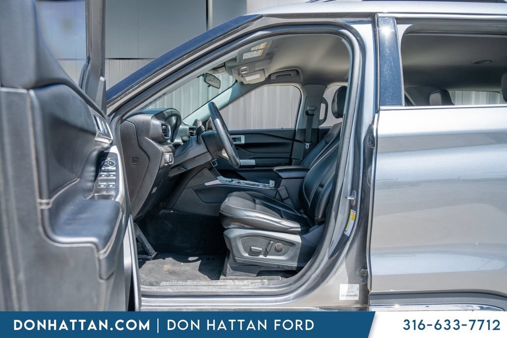 Certified 2022 Ford Explorer XLT w/ Equipment Group 202A AWD/4WD image 5