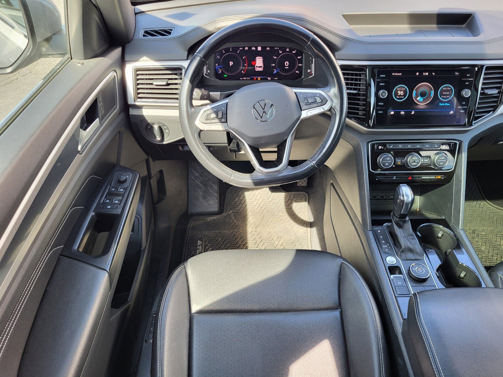 Used 2020 Volkswagen Atlas Cross Sport SEL image 14