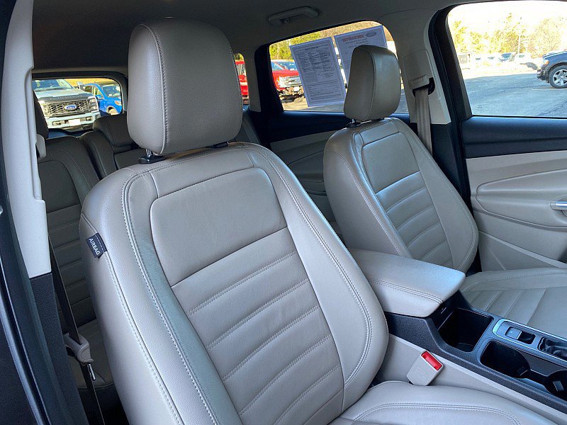 Certified 2018 Ford Escape SEL image 29