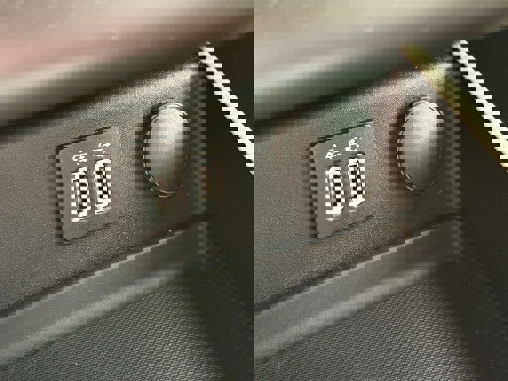 Certified 2020 Ford Fusion SE image 32