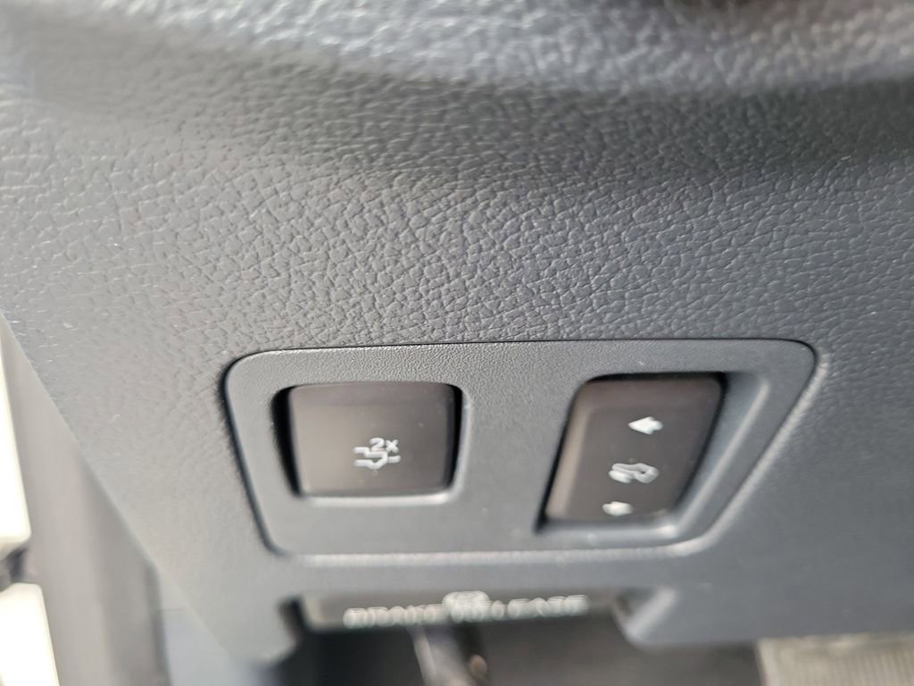 Certified 2022 Ford F350 Platinum w/ FX4 Off-Road Package image 29