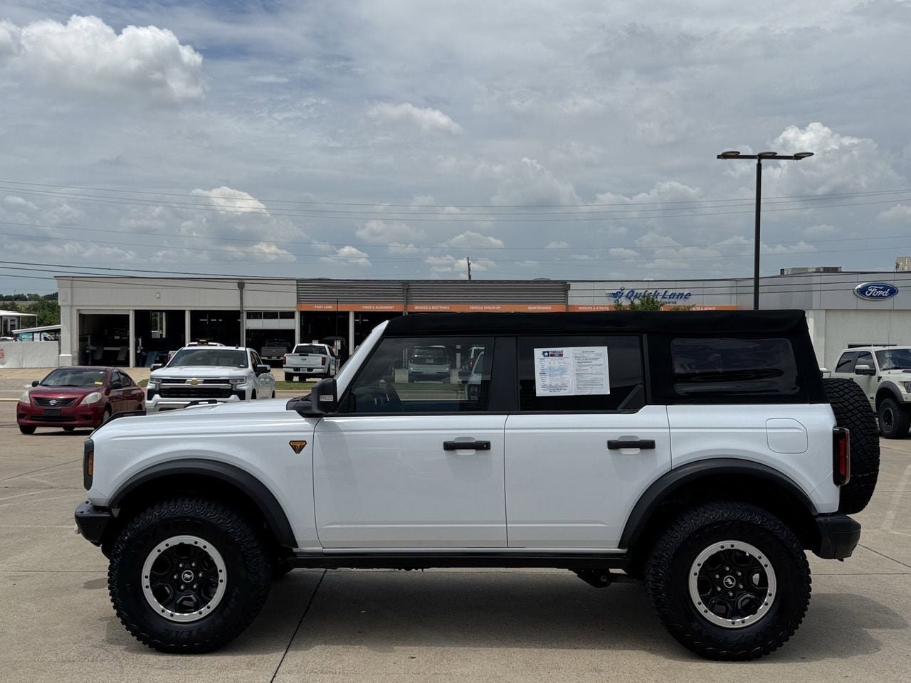 Certified 2022 Ford Bronco Badlands AWD/4WD image 3