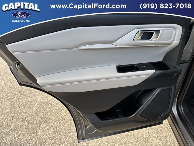 Certified 2025 Ford Explorer Active w/ Active Comfort Package AWD/4WD image 17