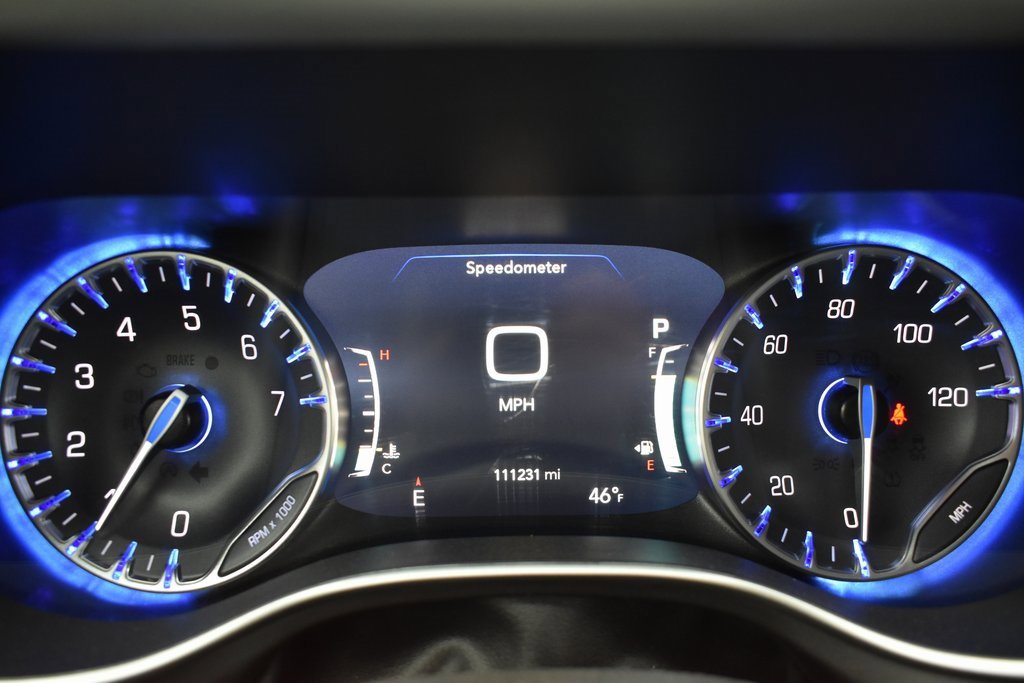 Used 2022 Chrysler Pacifica Touring-L image 11