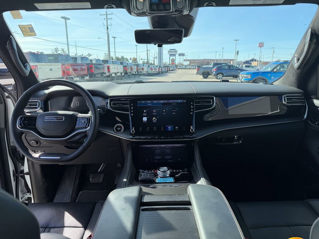 Used 2025 Jeep Grand Wagoneer L Series II Obsidian w/ Quick Order Packagew 28T image 30