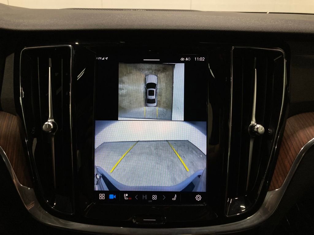 Used 2024 Volvo S60 B5 Plus image 25