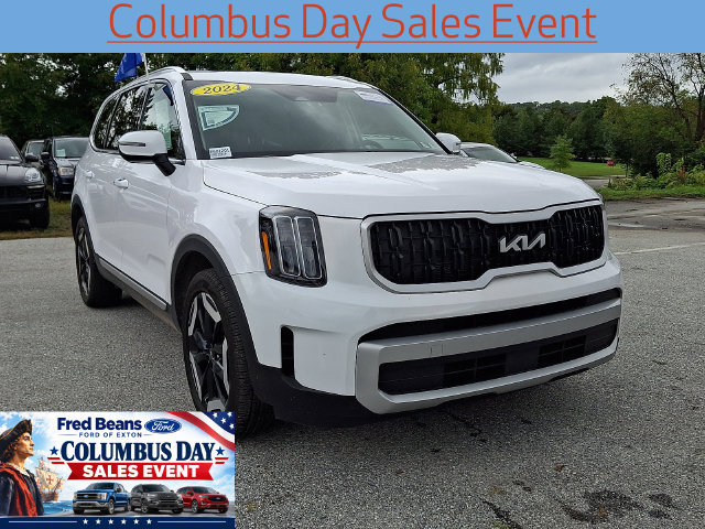 Used 2024 Kia Telluride EX w/ EX Captain's Chair Package FWD image 2
