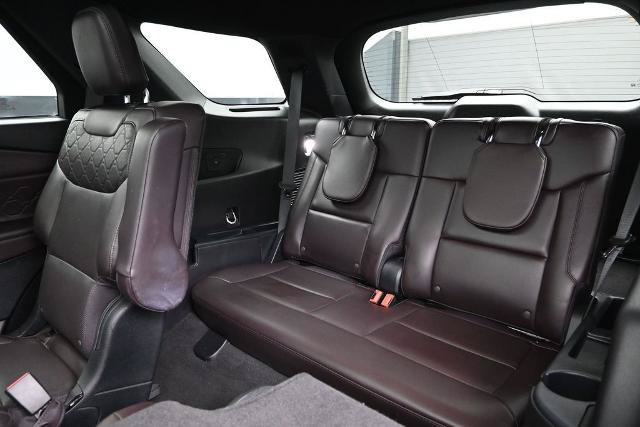 Certified 2025 Ford Explorer Platinum w/ LUX Leather Package AWD/4WD image 18