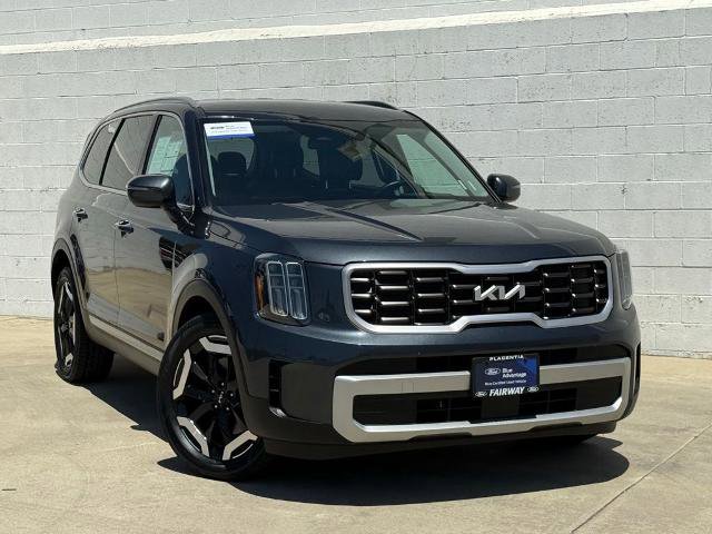Used 2023 Kia Telluride S AWD/4WD image 3