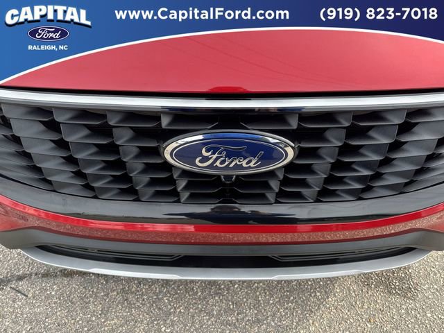 Certified 2025 Ford Escape Platinum w/ Premium Technology Package image 10