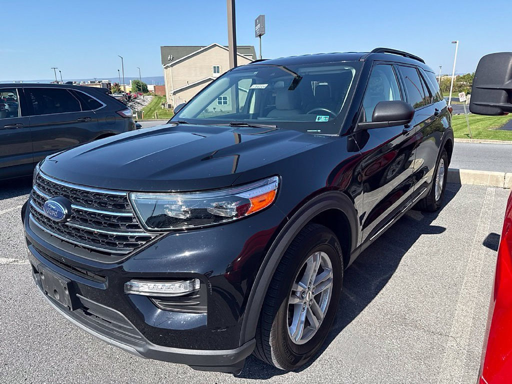 Certified 2020 Ford Explorer XLT w/ Equipment Group 202A AWD/4WD image 2