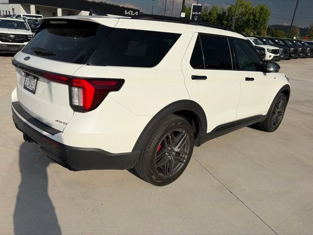Certified 2025 Ford Explorer ST-Line w/ Premium Package AWD/4WD image 7
