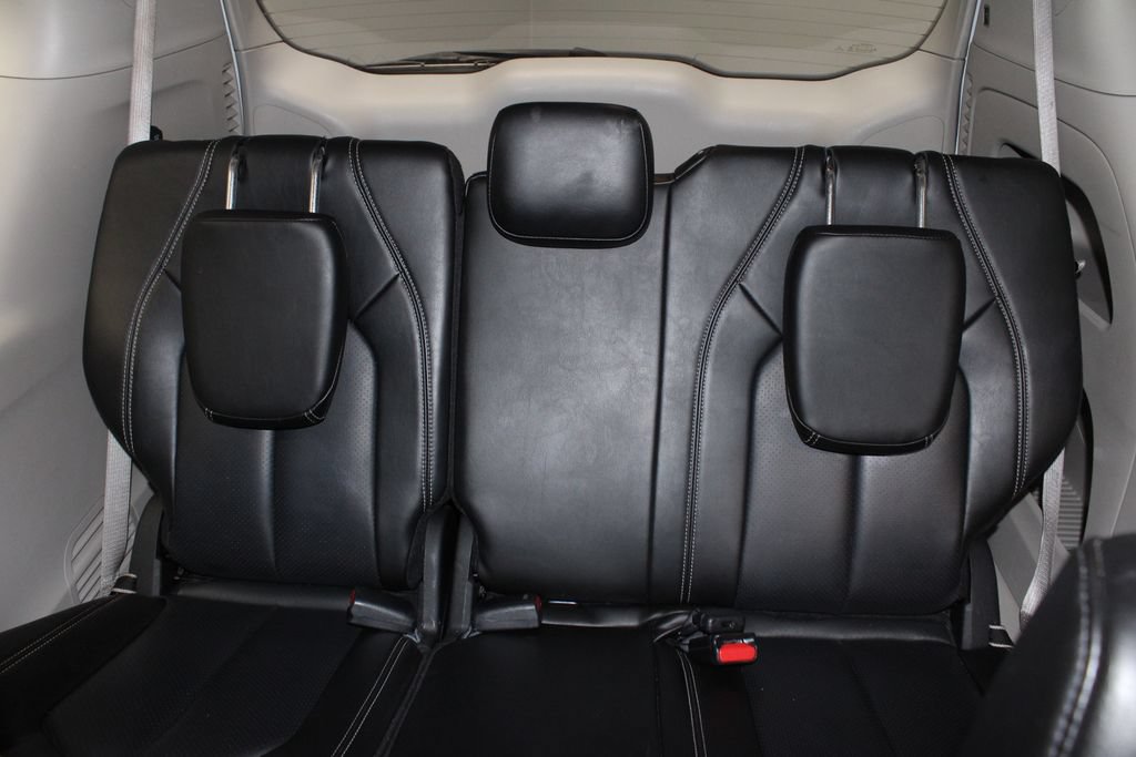 Used 2023 Chrysler Pacifica Touring-L FWD image 23