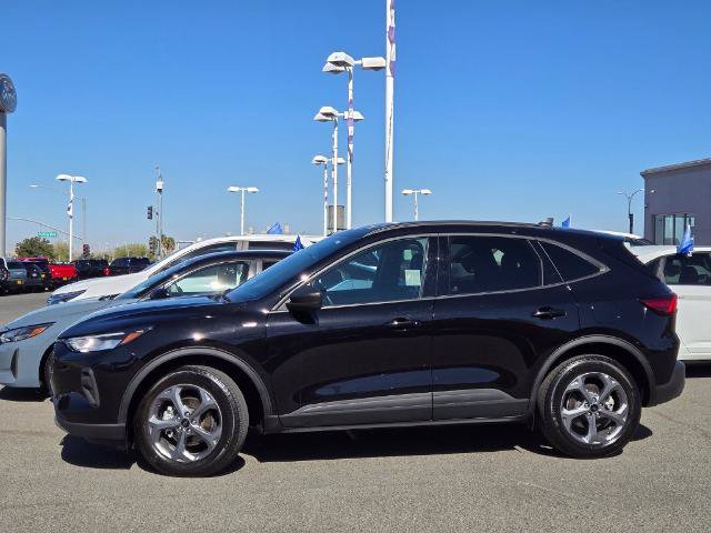 Certified 2025 Ford Escape ST-Line AWD/4WD image 7