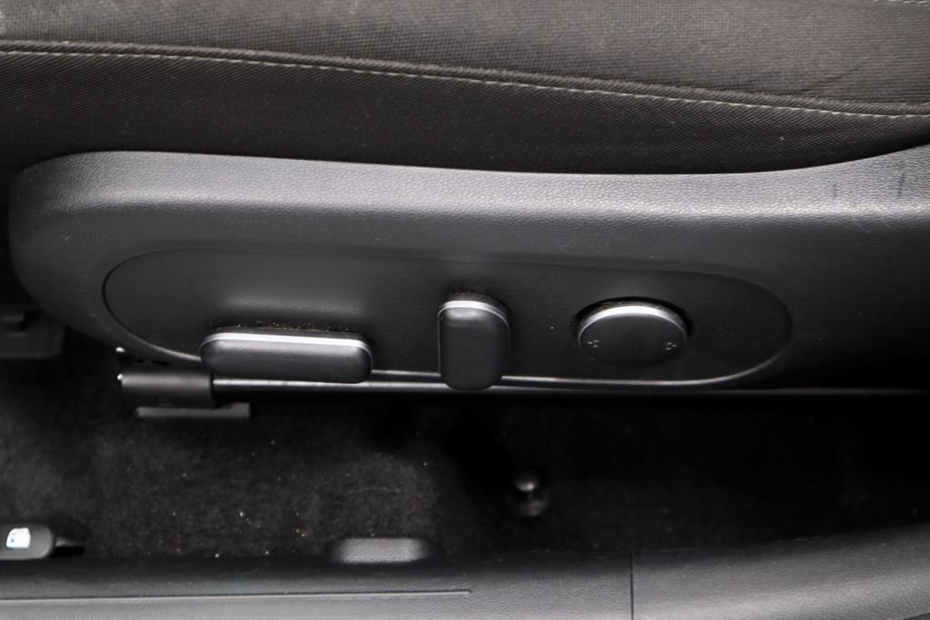 Used 2024 Hyundai Kona SEL FWD image 23