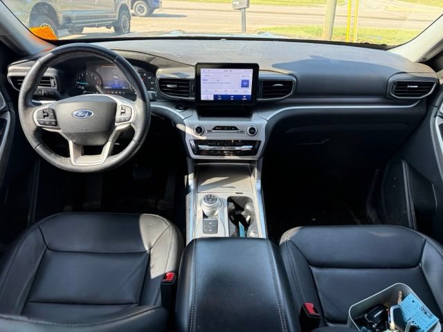 Certified 2022 Ford Explorer XLT w/ Equipment Group 202A RWD image 18