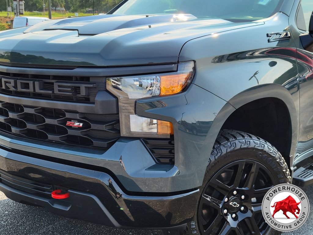 Used 2025 Chevrolet Silverado 1500 Custom Trail Boss w/ LPO, Dark Essentials Package AWD/4WD image 10