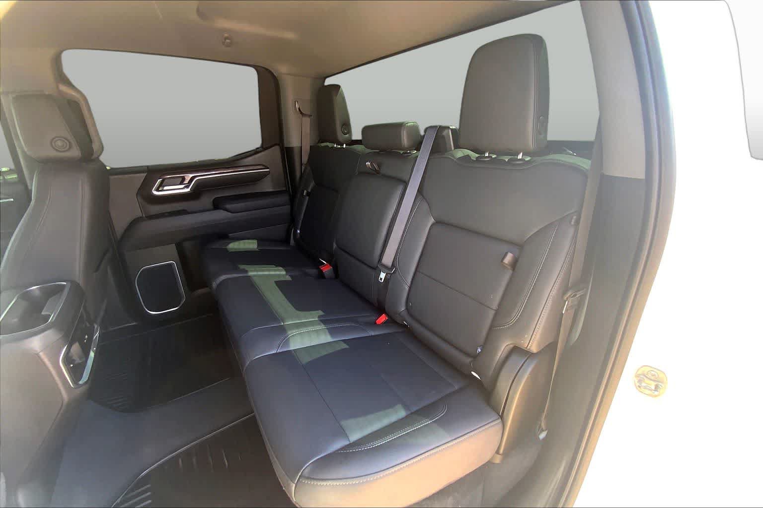 Used 2025 Chevrolet Silverado 1500 LTZ AWD/4WD image 21