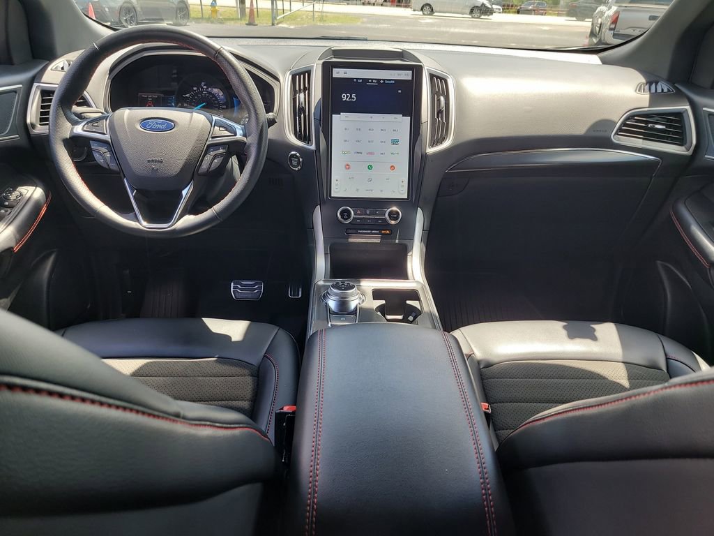 Certified 2024 Ford Edge ST-Line AWD/4WD image 12
