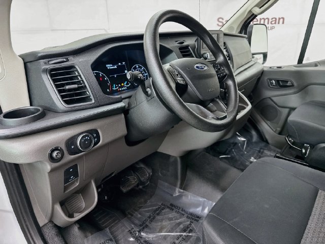 Certified 2025 Ford Transit 250 Low Roof w/ Exterior Upgrade Package RWD image 9