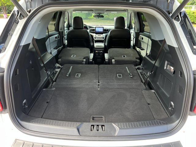 Certified 2023 Ford Explorer XLT w/ Equipment Group 202A AWD/4WD image 30