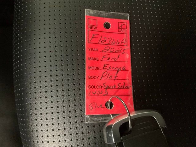 Certified 2025 Ford Escape Platinum image 16