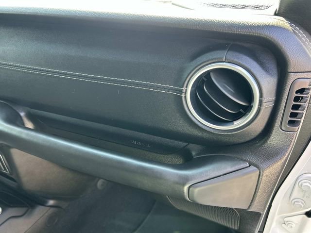 Used 2020 Jeep Gladiator Overland image 27