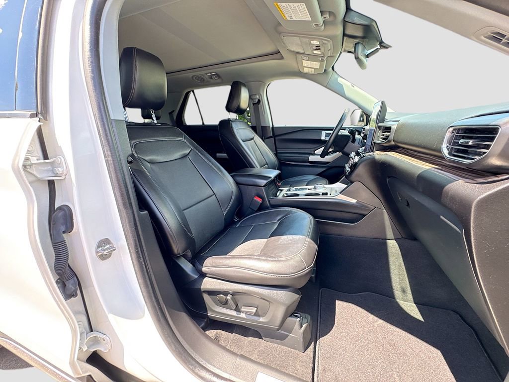 Certified 2023 Ford Explorer Limited w/ Limited Technology Package AWD/4WD image 34