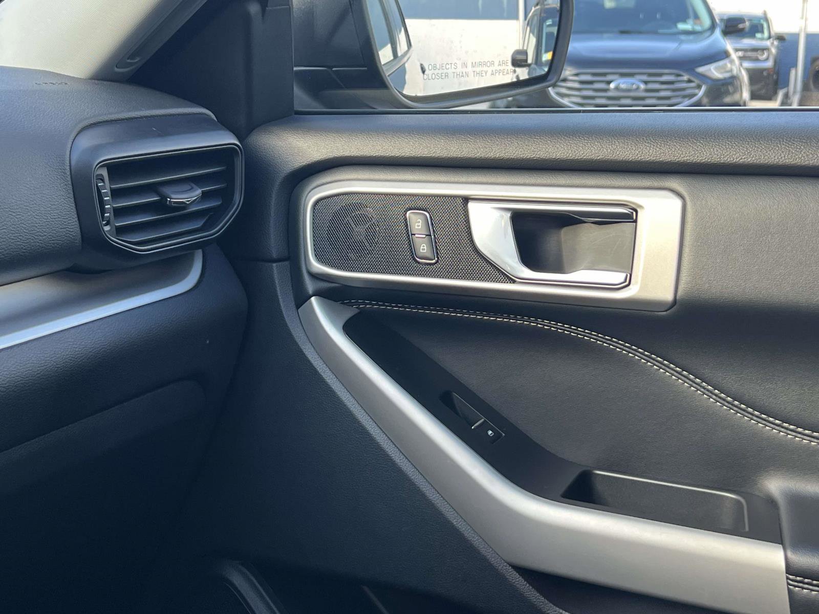 Certified 2022 Ford Explorer XLT image 33