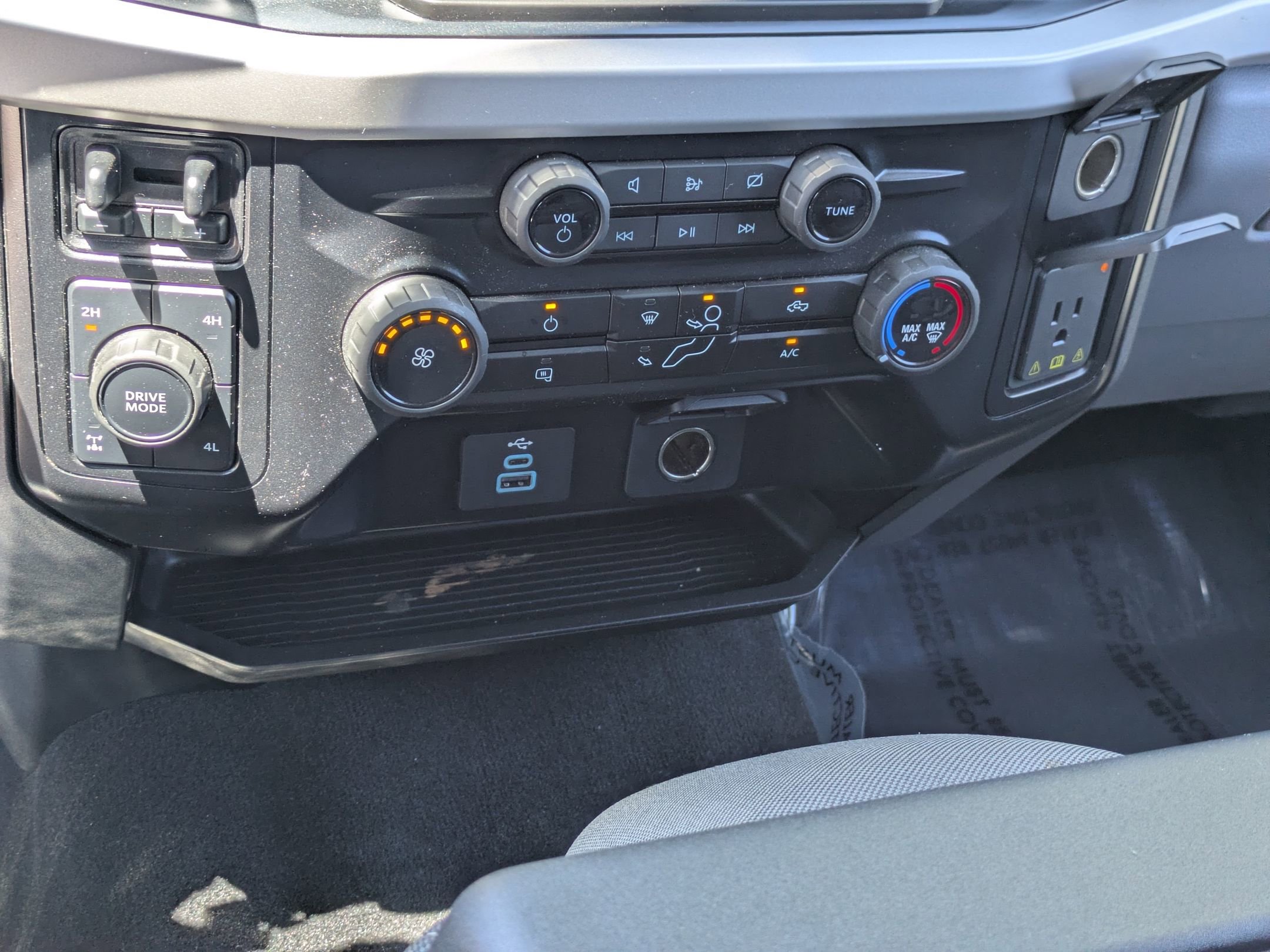 Certified 2024 Ford F250 XL w/ STX Appearance Package AWD/4WD image 19