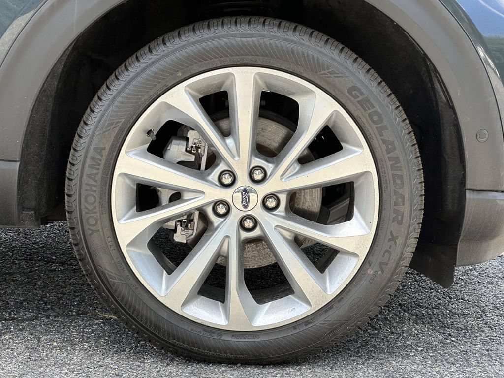 Certified 2022 Ford Explorer Platinum w/ Equipment Group 601A AWD/4WD image 8