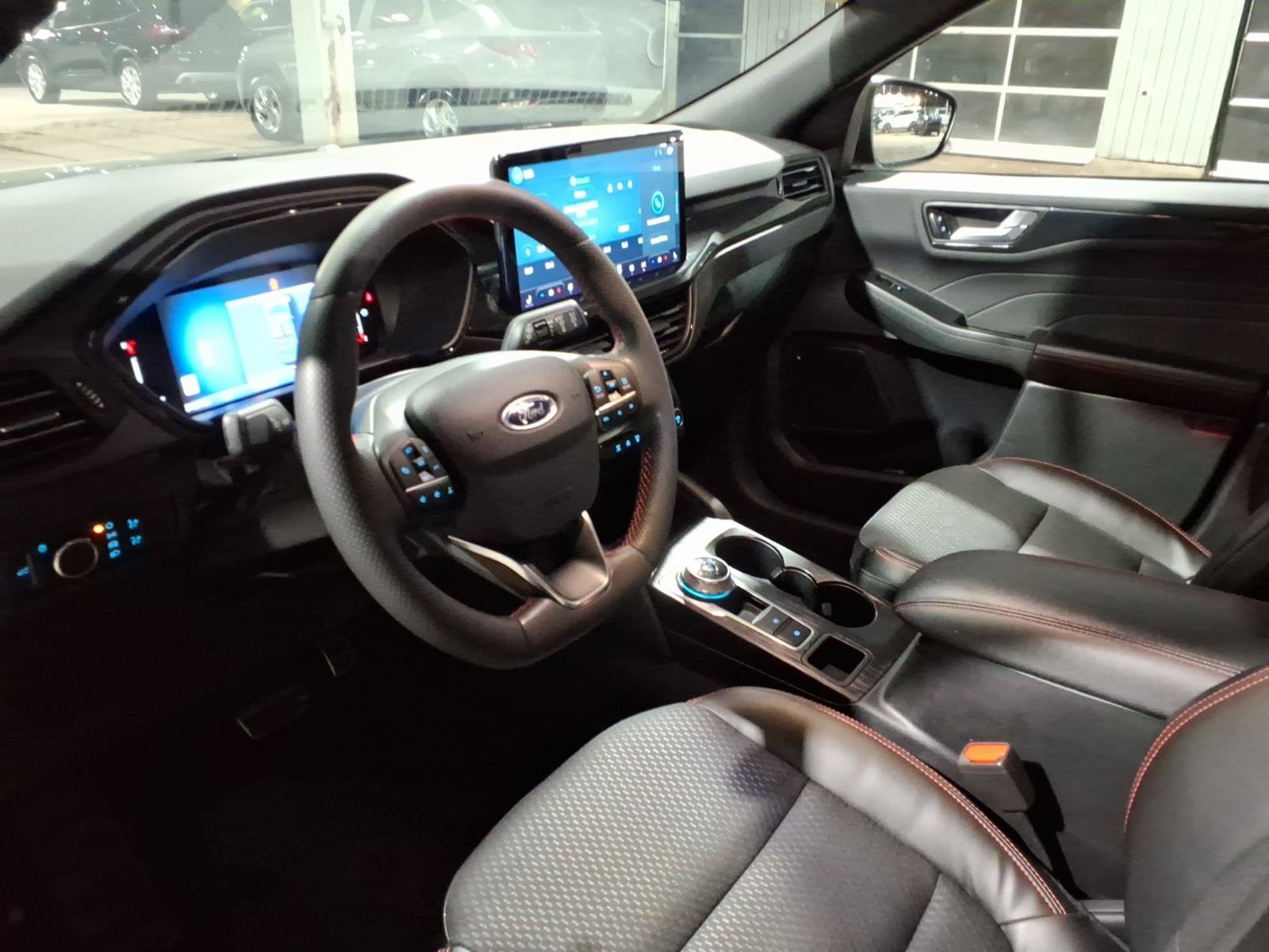 Certified 2023 Ford Escape ST-Line w/ Tech Pack #1 AWD/4WD image 10