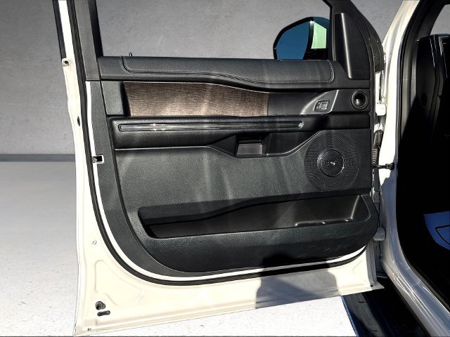Certified 2019 Ford Expedition Limited w/ Special Edition Package AWD/4WD image 24