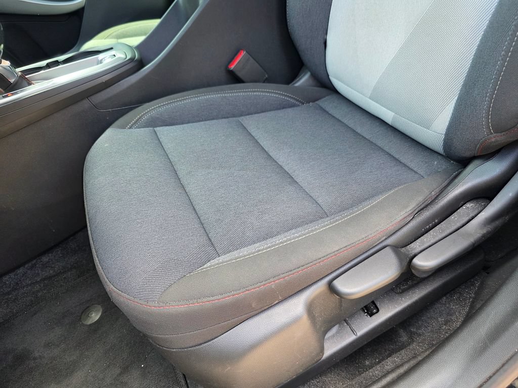 Used 2024 Chevrolet Trax RS FWD image 12