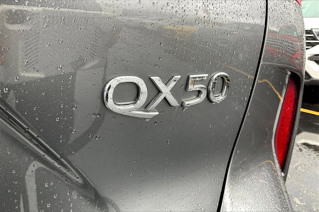 Used 2021 INFINITI QX50 Luxe w/ Appearance Package image 7