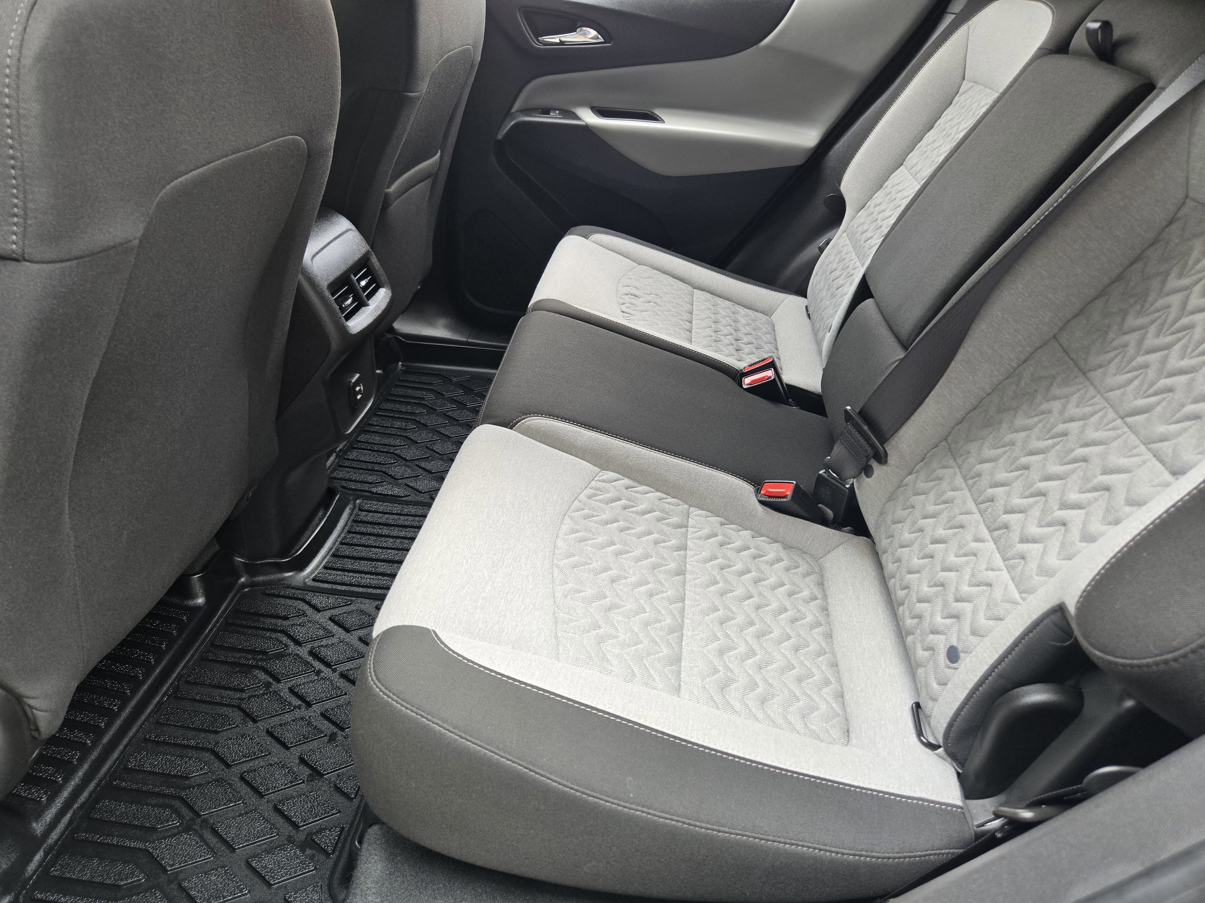 Used 2024 Chevrolet Equinox LS w/ Midnight Edition image 22