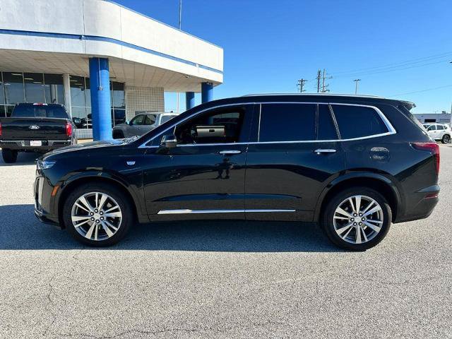 Used 2023 Cadillac XT6 Premium Luxury w/ Technology Package AWD/4WD image 2