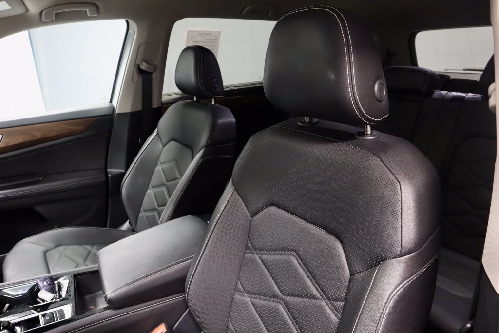 Used 2025 Volkswagen Atlas SE AWD/4WD image 27
