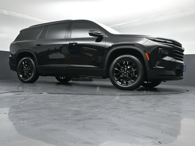 Used 2024 Chevrolet Traverse LT w/ Midnight/Sport Edition AWD/4WD image 35