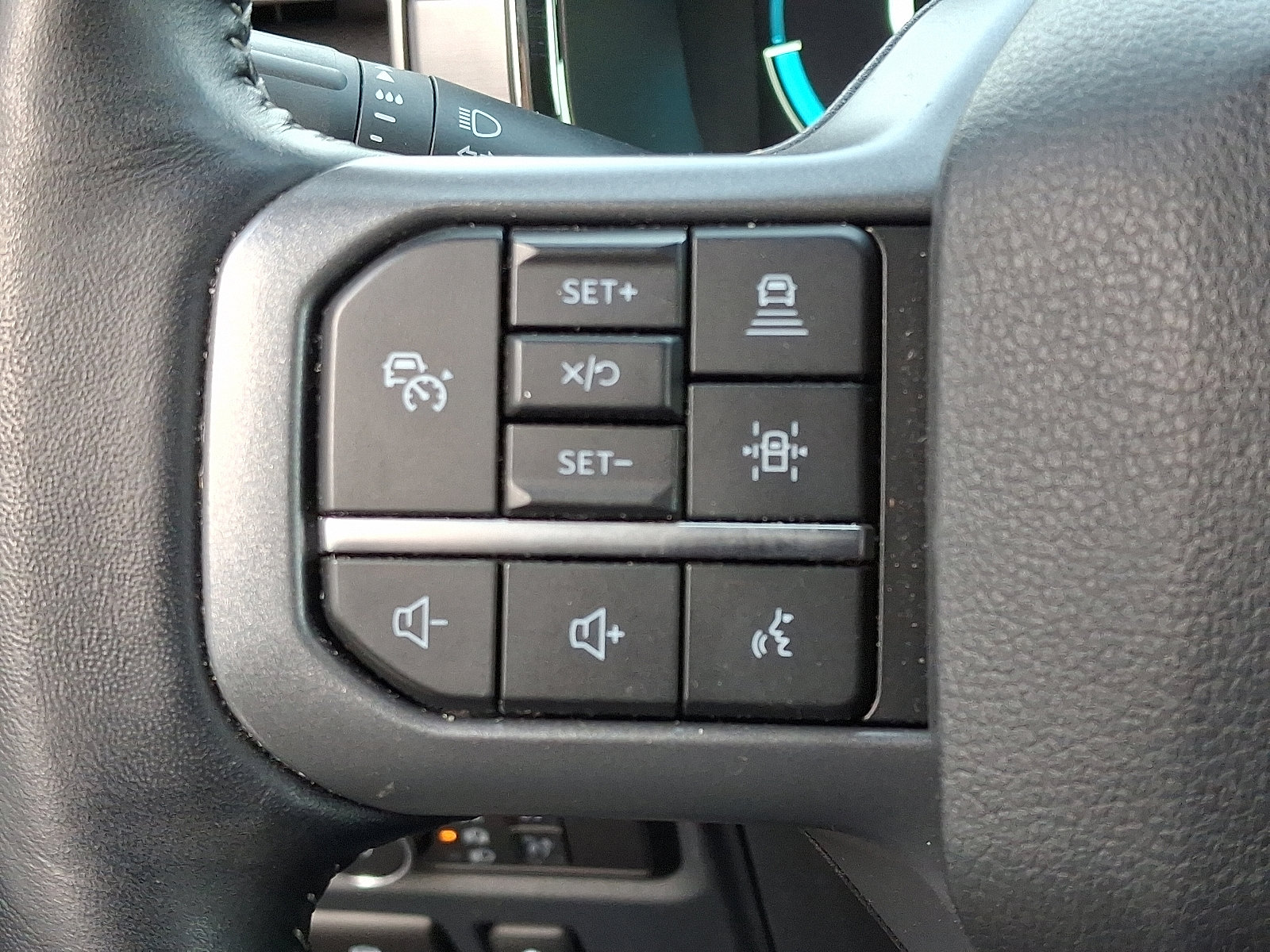 Certified 2023 Ford F150 Lariat w/ Equipment Group 502A High image 25