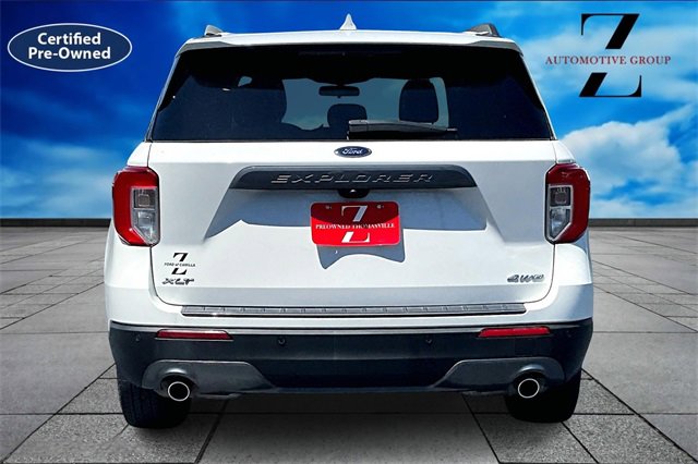 Certified 2022 Ford Explorer XLT w/ Equipment Group 202A image 4