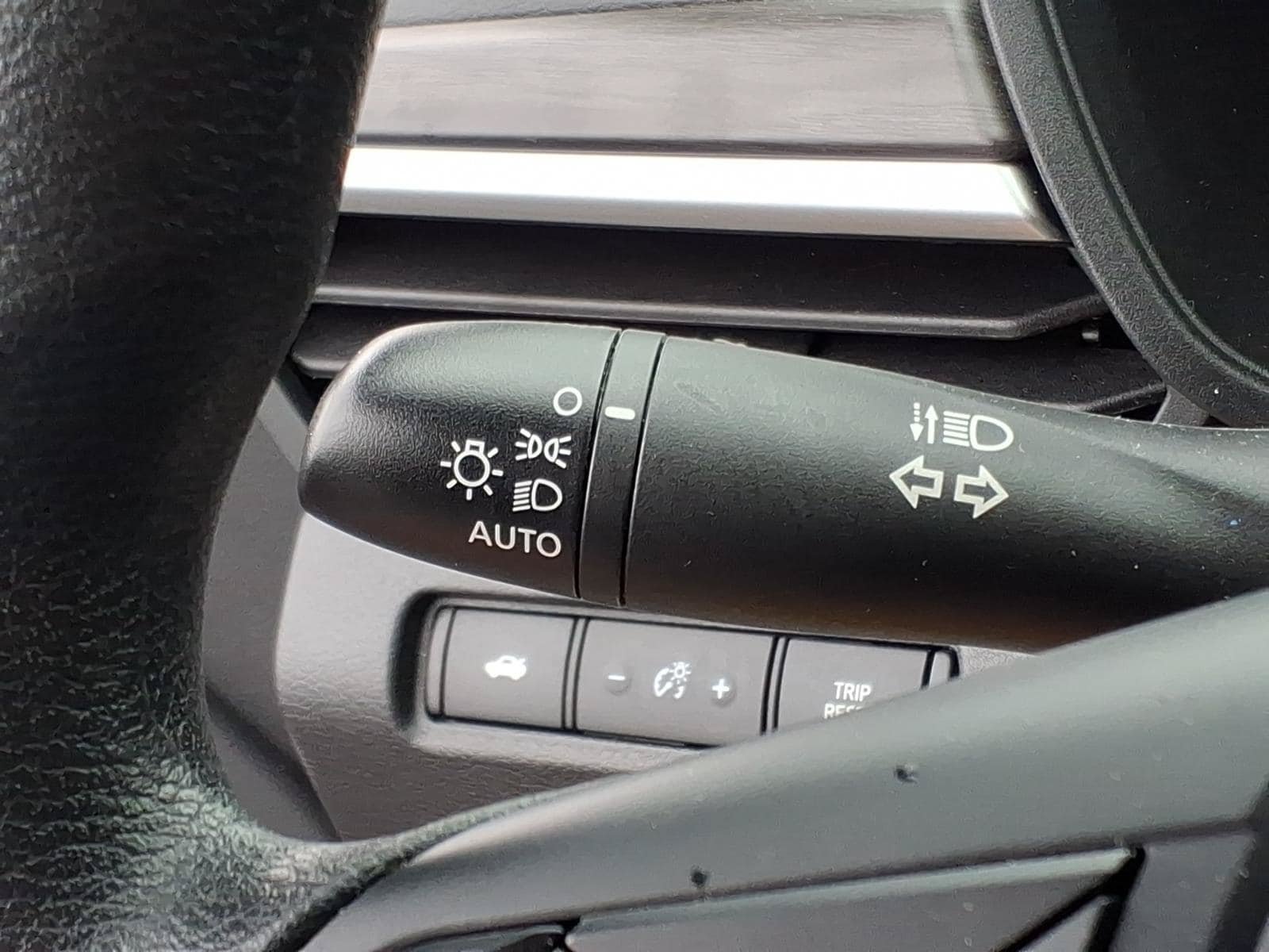 Used 2025 Nissan Altima 2.5 SV FWD image 23