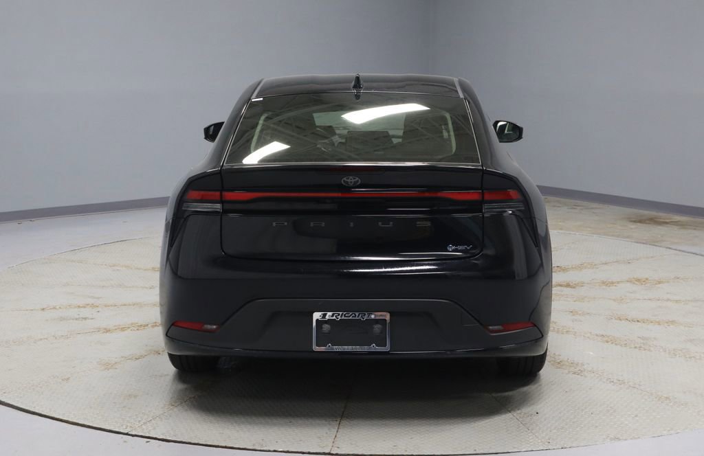 Used 2024 Toyota Prius LE image 4