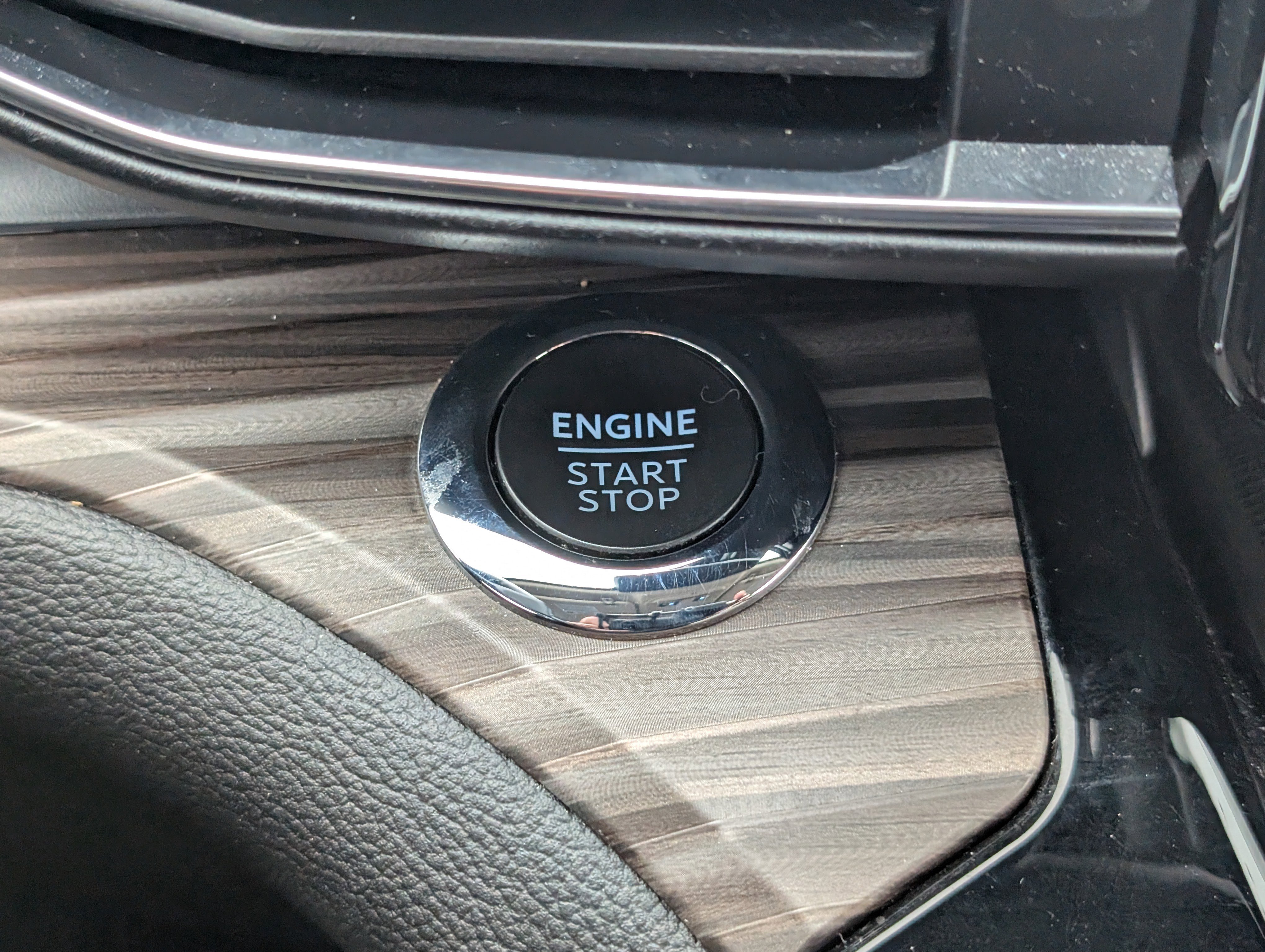 Certified 2022 Ford Explorer Limited w/ Equipment Group 301A image 28