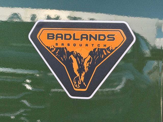 Certified 2023 Ford Bronco Badlands w/ Sasquatch Package AWD/4WD image 28