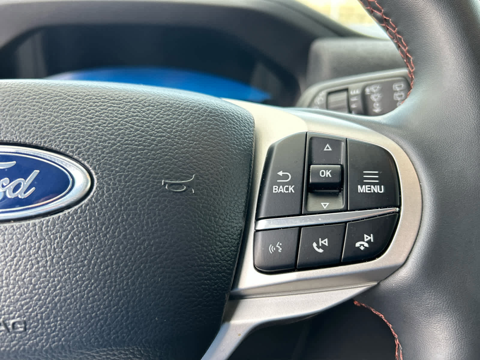 Certified 2025 Ford Explorer Active image 37