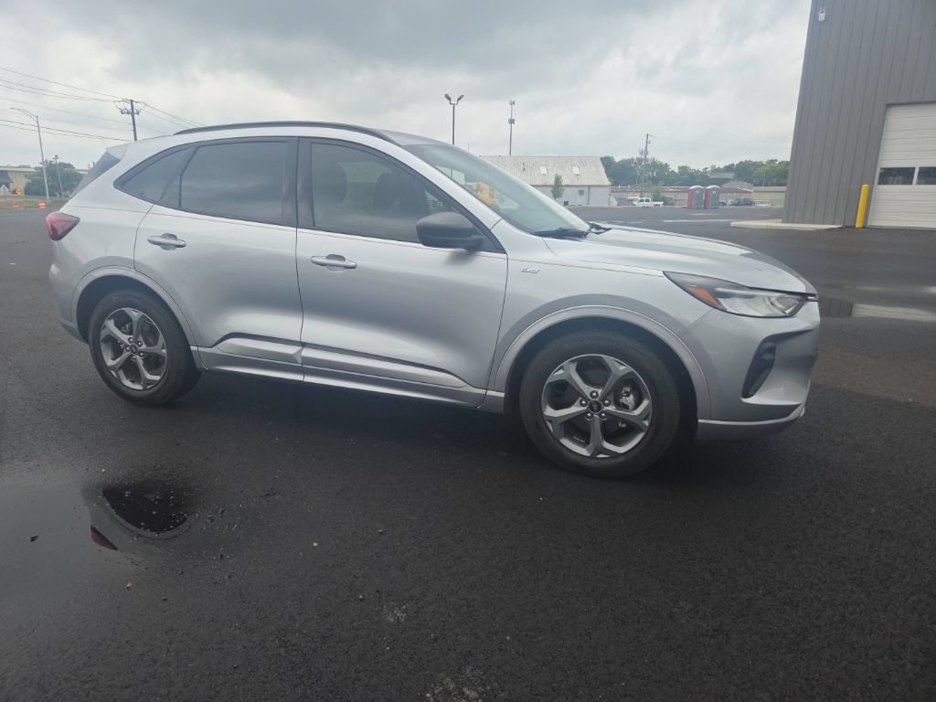 Certified 2023 Ford Escape ST-Line w/ Tech Pack #1 FWD image 16