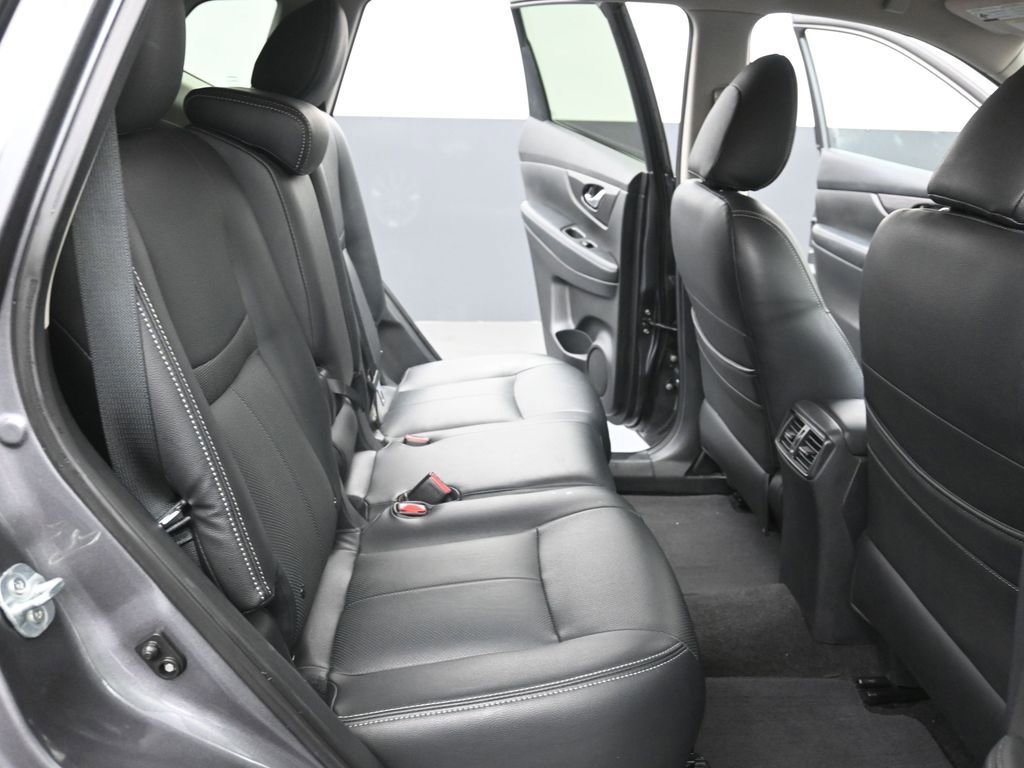Used 2019 Nissan Rogue S w/ Special Edition Package FWD image 22