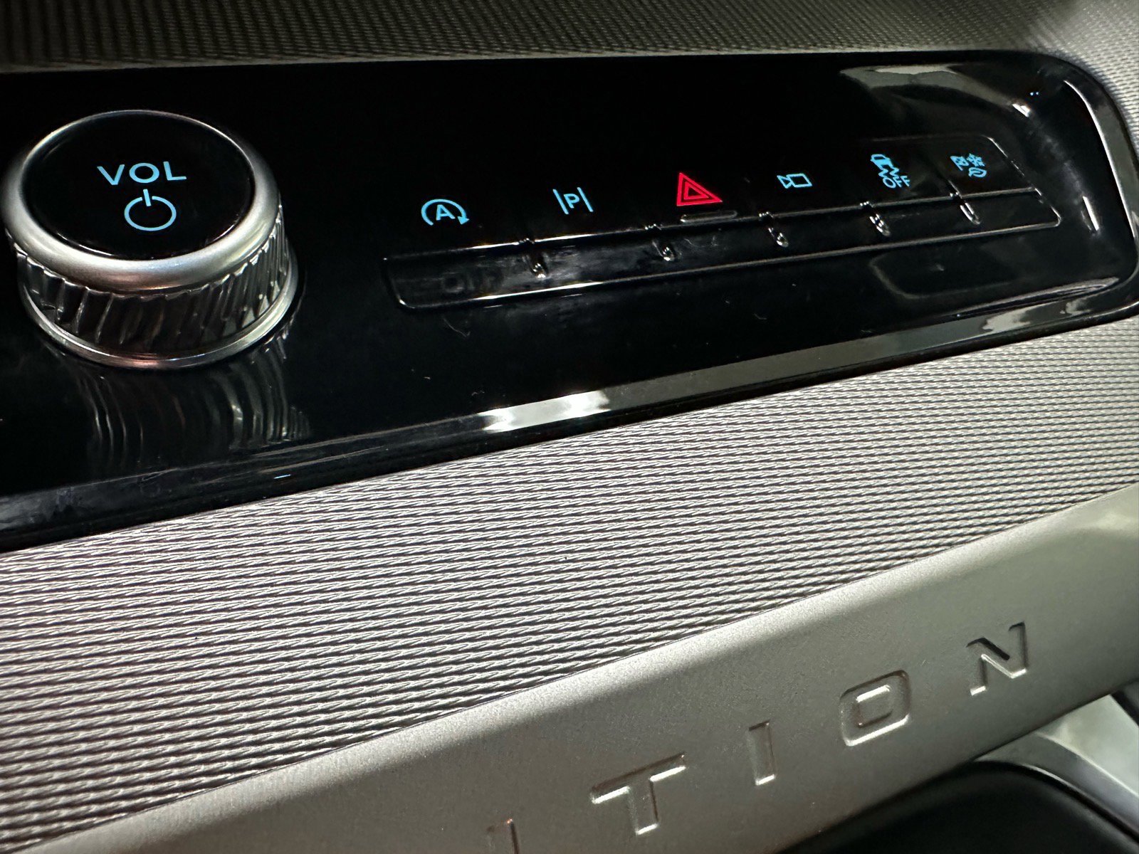 Certified 2025 Ford Expedition Active image 47