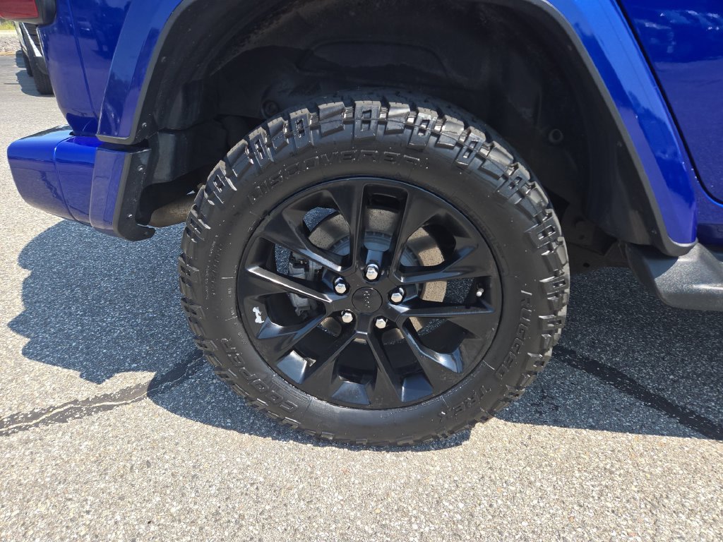 Used 2020 Jeep Wrangler Unlimited Sahara AWD/4WD image 2